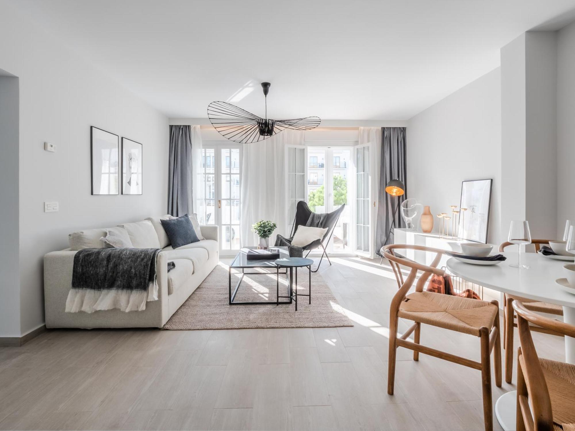Appartement 3 Bdrm Stylish W Pool In Puerto Banus