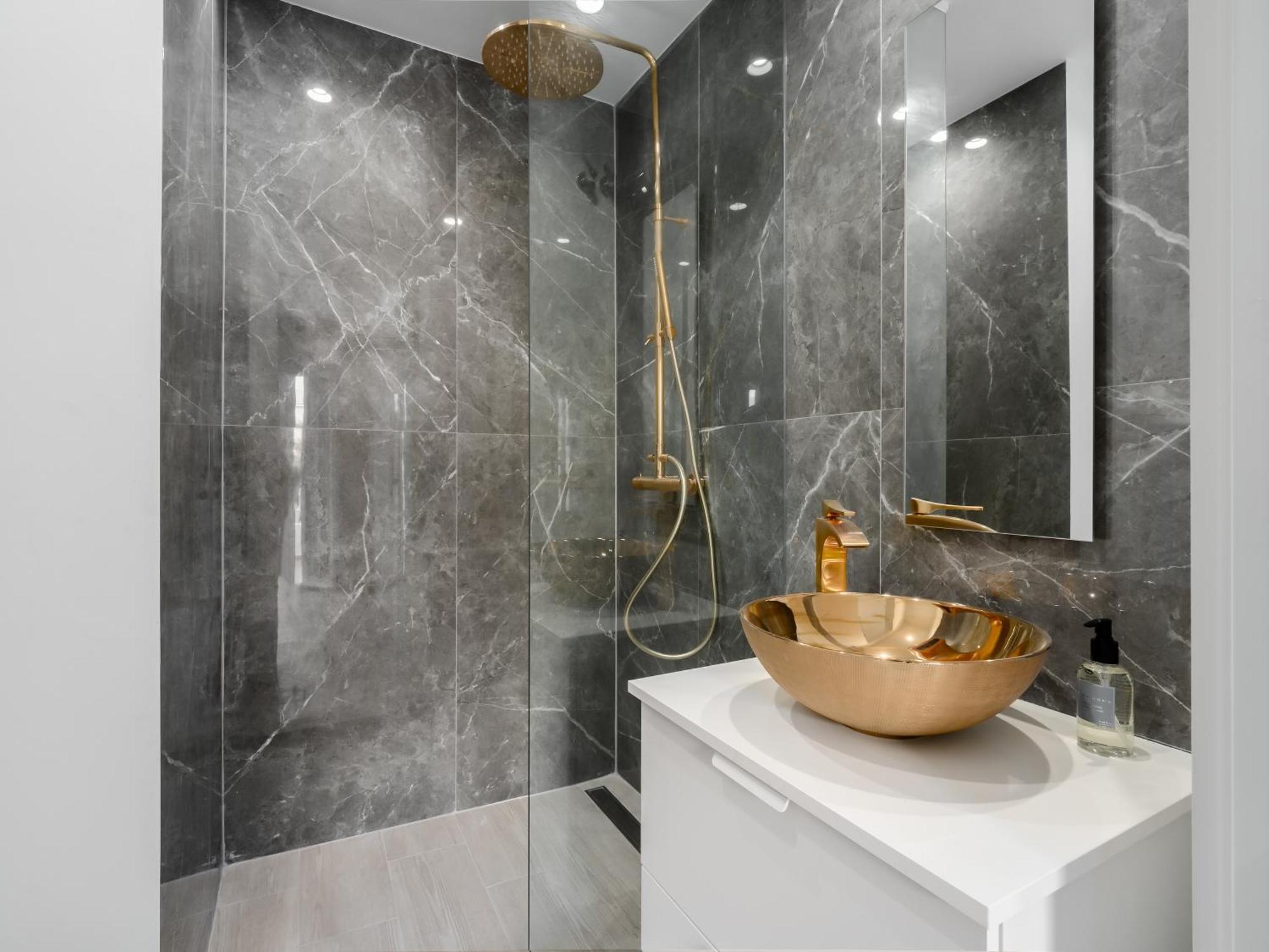 Appartement 3 Bdrm Stylish W Pool In Puerto Banus